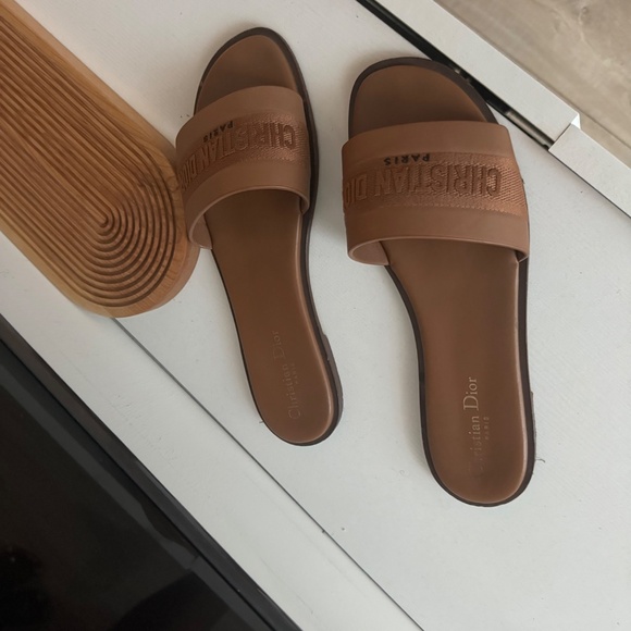 Dior DWAY Sandals - Picture 3 of 3